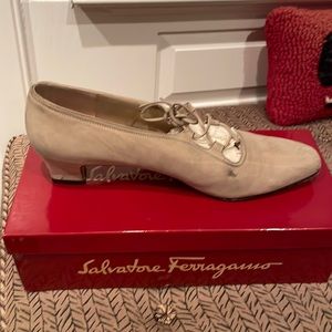 Salvatore Ferragamo Sugar tan low heels, size 11 AAAA (narrow)